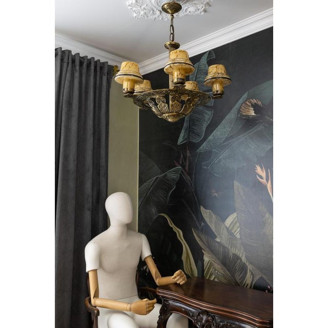French Art Deco Bronze Chandelier with Marbled Beige Mushroom Glass Shades, 1930s For Sale - Image 12 of 18