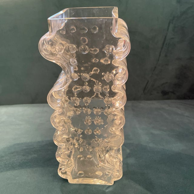 Transparent Mid - Century Modern Silhouette Textured Glass Vase For Sale - Image 8 of 13