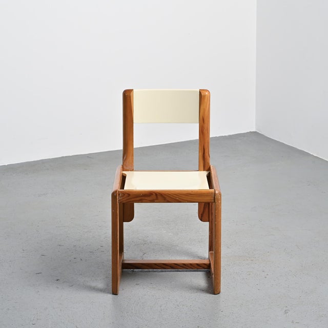 Chair by the Lyon-based cabinetmaker and designer André Sornay, inventor of numerous patented systems. The frame is made...