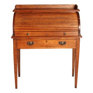 Vintage Rolltop Desk in Oak For Sale