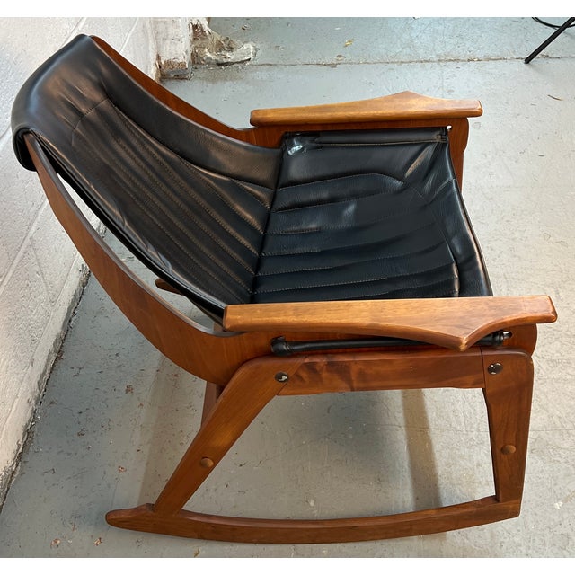 Jerry Johnson Mid-Century Walnut Bent-Wood Leather Rocker Attributed to Jerry Johnson For Sale - Image 4 of 14