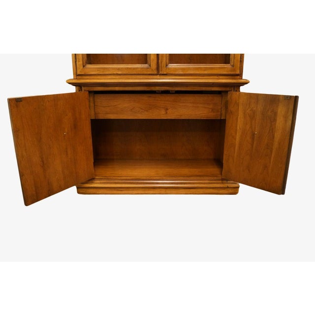 20th Century Traditional Thomasville Huntley Furniture Romano