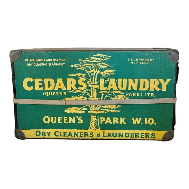 Early 20th Century Vintage English Laundry Mailing Box For Sale