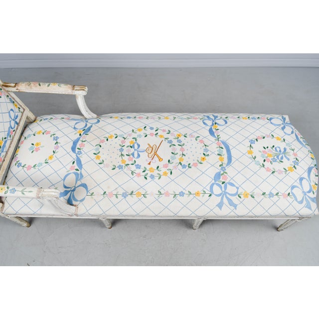 18th C. French Louis XVI Chaise Longue For Sale In Orlando - Image 6 of 10