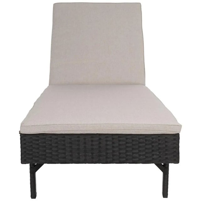 In need of a little sunny R & R? This Cam Sunlounger is the perfect place to stretch out and enjoy a warm breeze or ice...