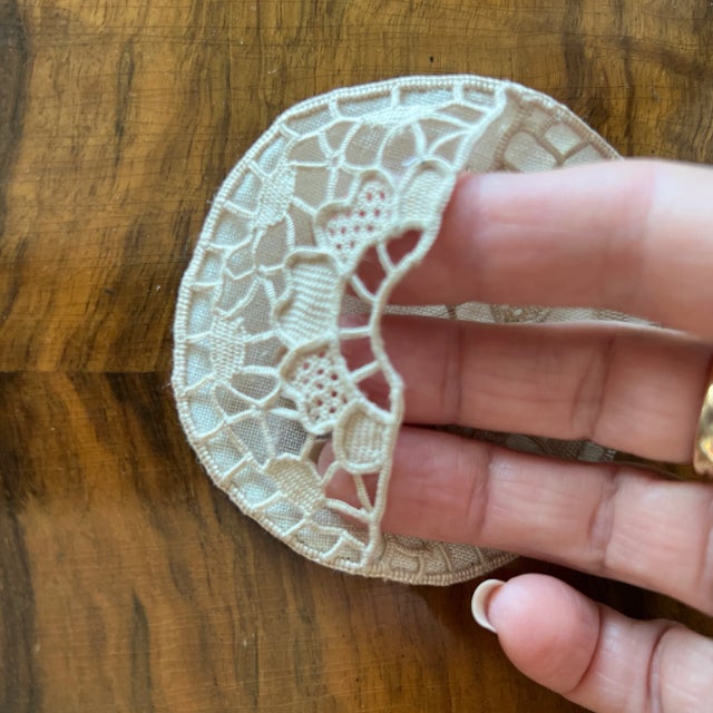 Hollywood Regency 1960s Hand-Made Needle Lace and Linen Stem Wrap Coasters for Wine Glasses- Set of 20 For Sale - Image 3 of 6