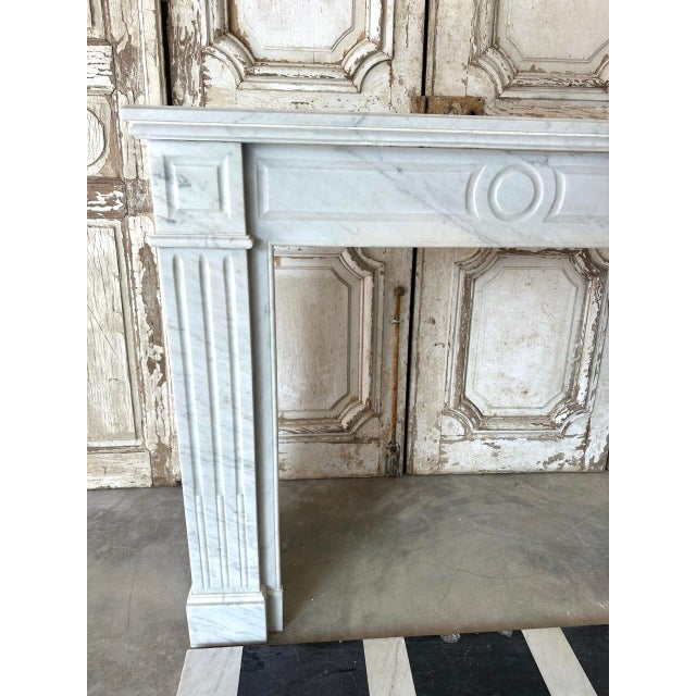 Small Carrara Marble Fireplace, 1900s For Sale - Image 6 of 14
