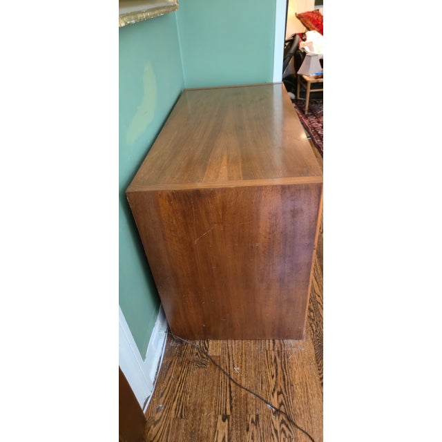 1930s 1930s Art Deco Sideboard Cabinet by Bruno Paul for Hellerau - Low Gentleman's Wardrobe With Original Key For Sale - Image 5 of 13