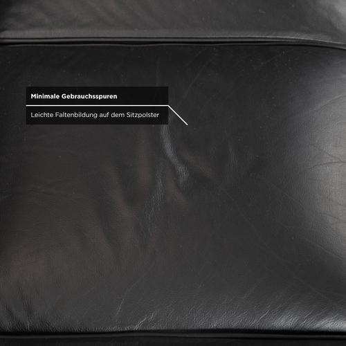 Chesterfield Three-Seater Black Sofa in Leather For Sale - Image 6 of 11