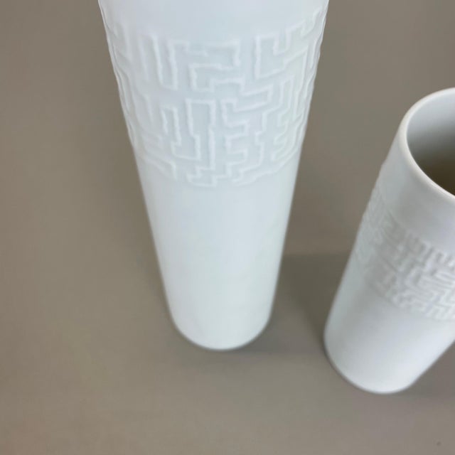 Abstract Porcelain Vases by Cuno Fischer for Rosenthal, Germany, 1980s, Set of 2 For Sale - Image 9 of 18