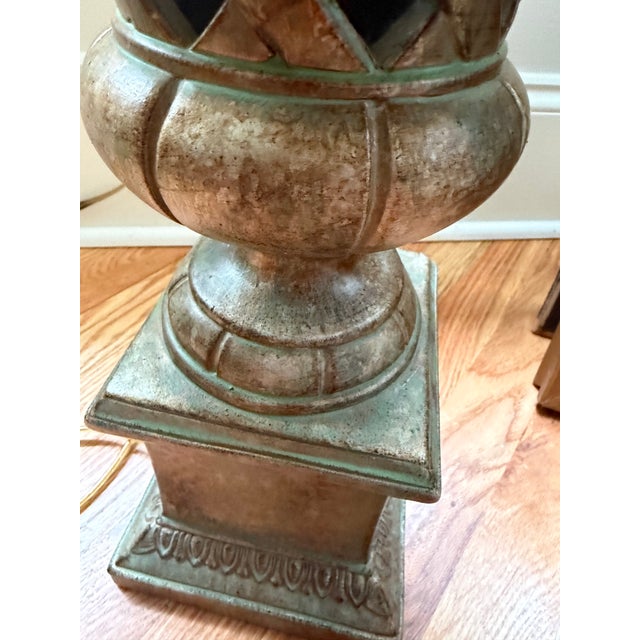 1990s High End Classic Traditional Open-Lattice Table Lamp by the Bradburn Gallery. For Sale - Image 5 of 9