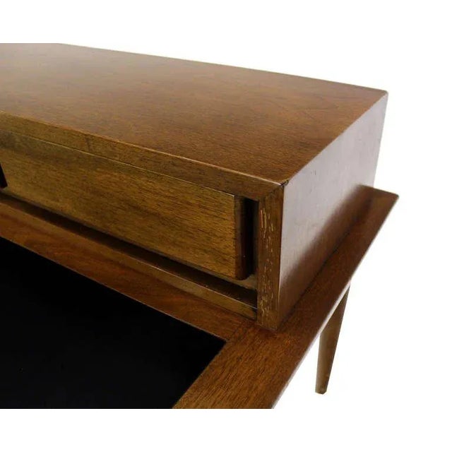 American of Martinsville Mid-Century Modern Step End Coffee Table For Sale - Image 4 of 9