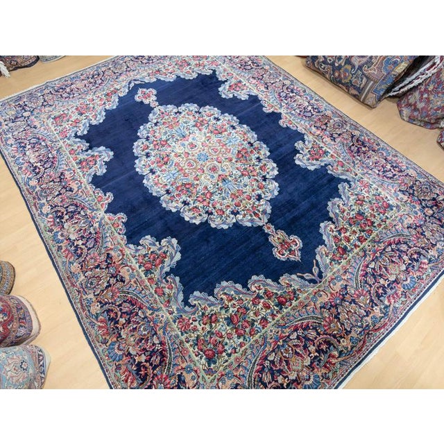 Hand-Knotted Kirman Kusheh with Anguri Motif For Sale - Image 15 of 18