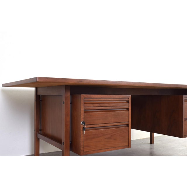 Large Mid-Century Modern American Walnut Executive Desk, 1970s For Sale - Image 9 of 18