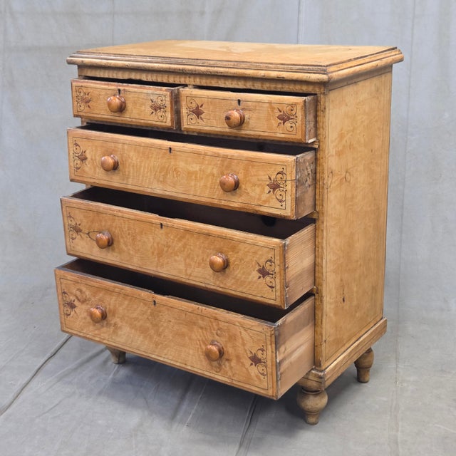 English Antique Late 19th Century English Pine Faux Bois Maple Chest of Drawers For Sale - Image 3 of 14