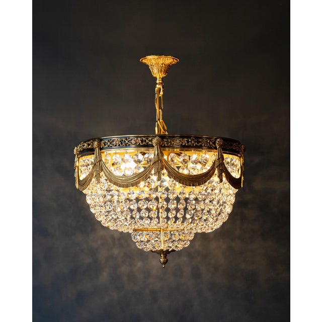 The Brass Plafonnier chandelier is a testament to opulence and craftsmanship. Crafted in-house, we offer the flexibility...