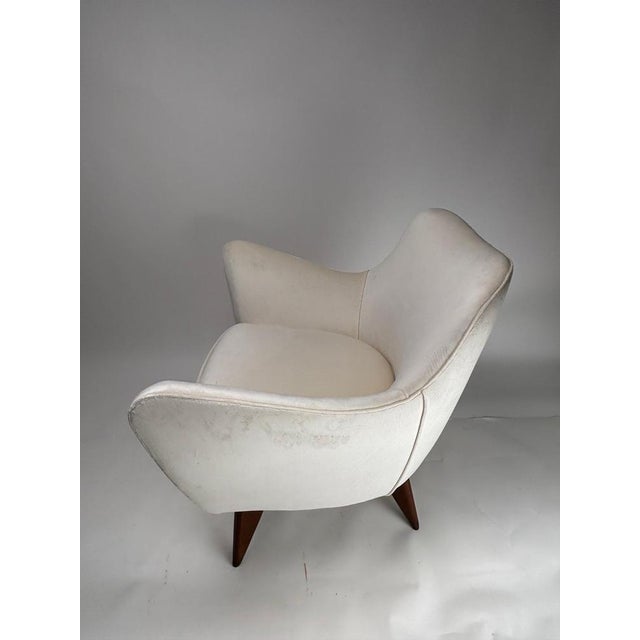 1950s Set of Perla Armchairs in Wood & White Fabric attributed to Guglielmo Veronesi, Isa, Italy, 1950s For Sale - Image 5 of 10