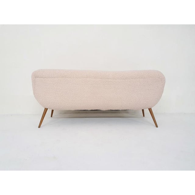 1960s Scandinanvian Modern Sofa in Boucle, Denmark, 1960s For Sale - Image 5 of 10