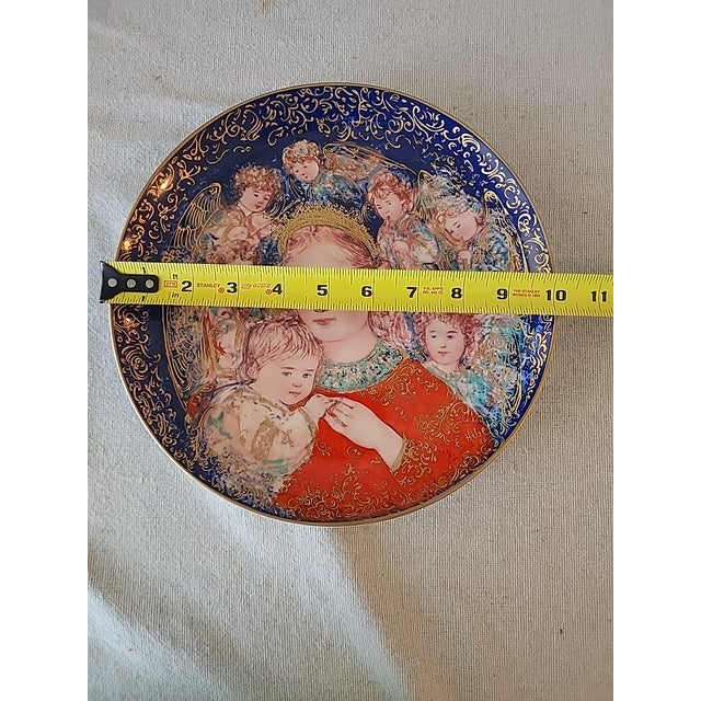 Ceramic Edna Hibel Christmas Plates, Limited Editions 1985, 1986 and 1987 For Sale - Image 7 of 8