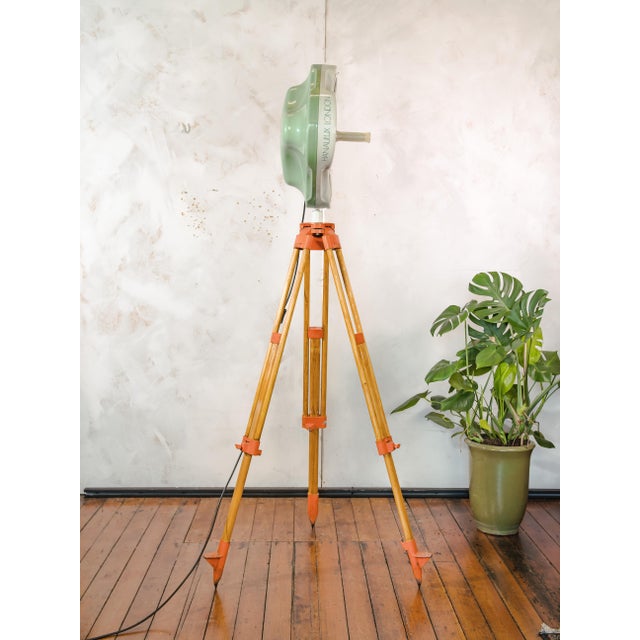 1990s White and Green Operating Hospital Floor Spotlight by Heraeus Hanaulux, London, 1990s For Sale - Image 5 of 18