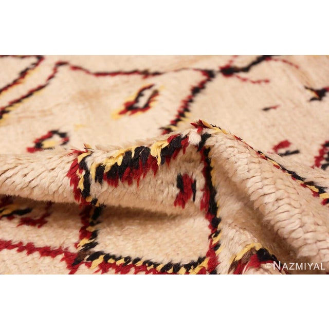 Vintage Beni Ourain Moroccan Berber Rug For Sale In New York - Image 6 of 7