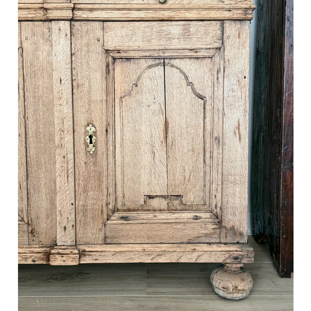 Early 19th c. Dutch Oak Cabinet For Sale In Denver - Image 6 of 9