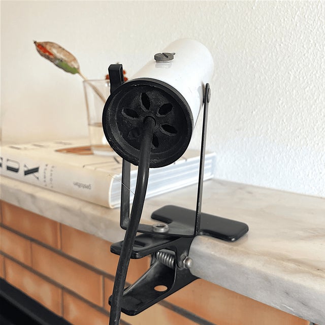 Mid-Century Space Age Italian Metal Clamp Spotlight in style of Targetty, 1970s For Sale - Image 4 of 8