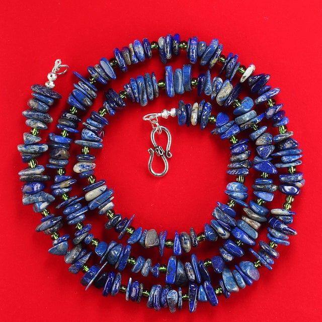 33-Inch Striking Combination of Lapis Lazuli and Green Czech Beads Necklace For Sale - Image 9 of 11