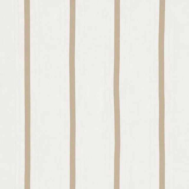 A linen casement dressed up with cotton tape and delicate pin tucks, this lovely sheer has a tailored-but laid-back-look....