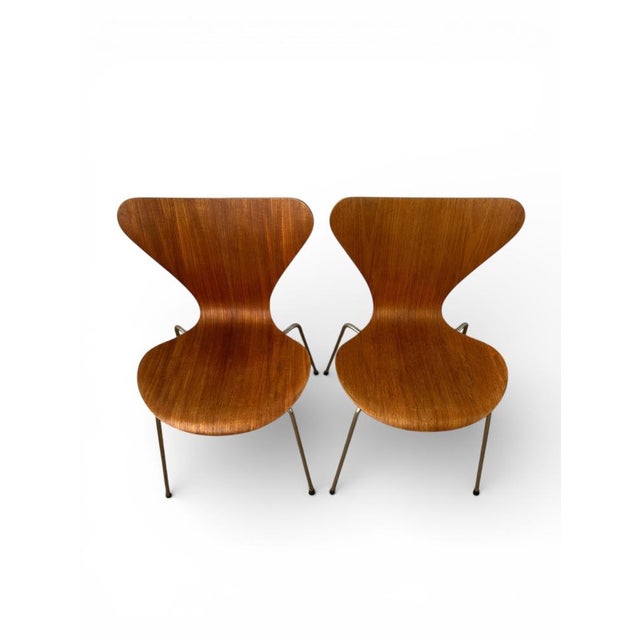 Series 7 Chair in Teak by Arne Jacobsen for Fritz Hansen For Sale - Image 5 of 15