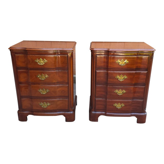 Pair John Widdicomb Co. George III Style Block Front Mahogany Bedside Chests For Sale