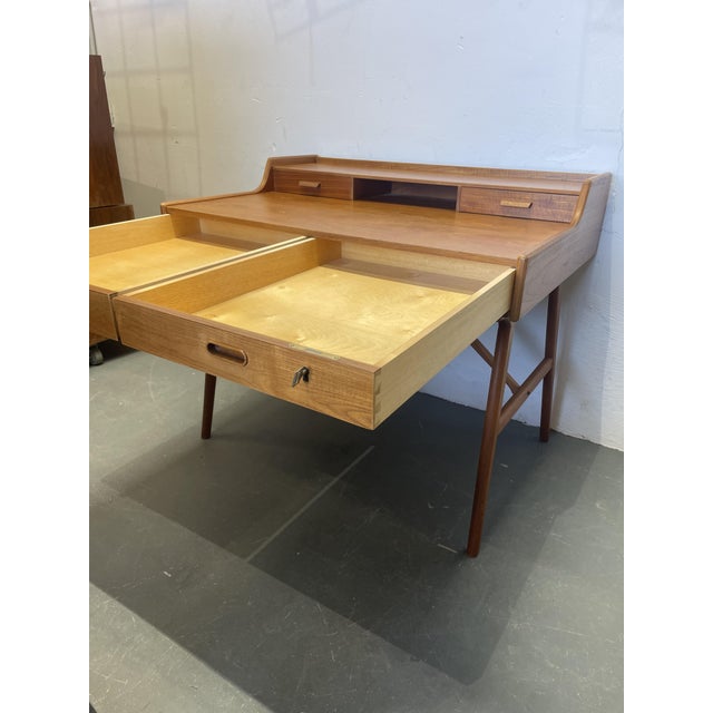 Danish Teak Desk by Arne Wahl Iversen for Vinde Möbelfabrik, 1960 For Sale - Image 15 of 18
