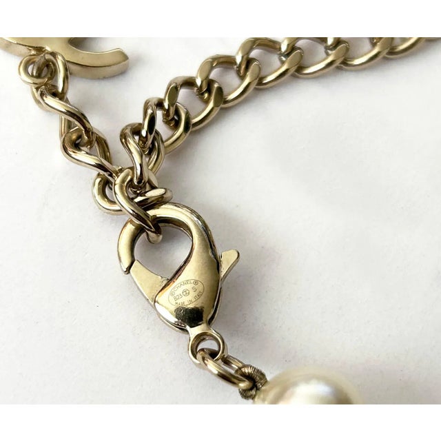 Chanel Gold Flower Pot Crystal CC Pearl Necklace For Sale In Los Angeles - Image 6 of 6