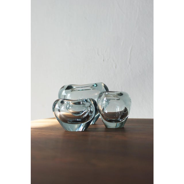 Mid-Century Modern Blue Heart Vases by Per Lütken for Holmegaard, Denmark, Set of 3 For Sale - Image 3 of 6