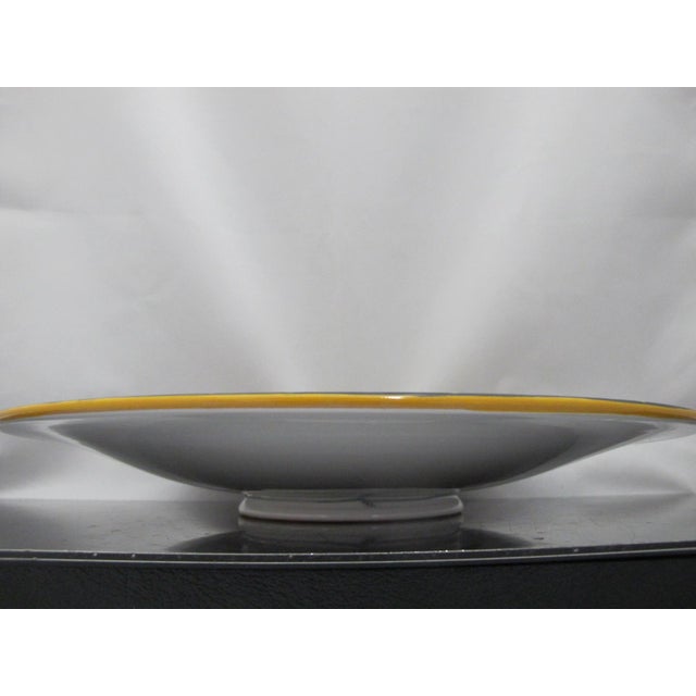 Deruta Gialletti Giulio Italian Majolica Pottery 14" Serving or Wall Plate For Sale In Portland, OR - Image 6 of 8