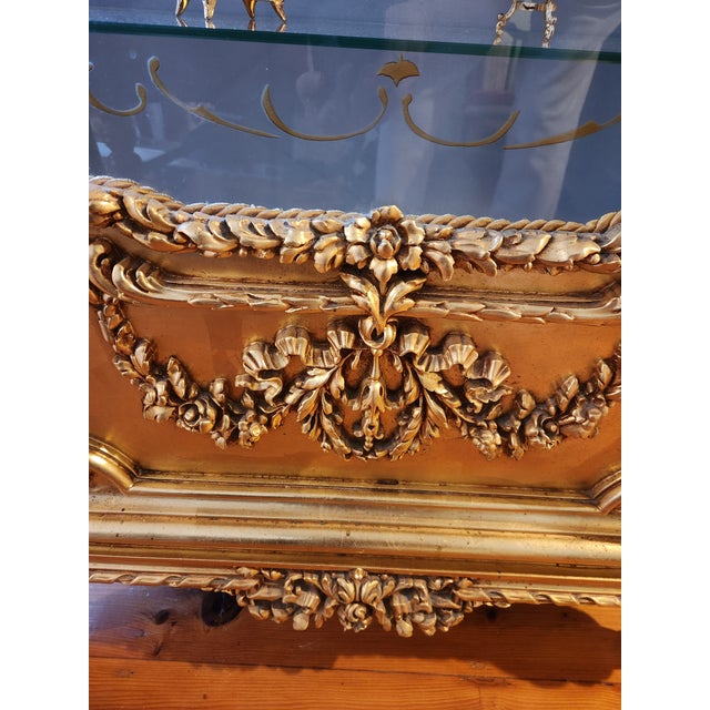 Late 20th Century Silik Italian Hand-Carved Gilt Display Cabinet / Curio | Gold Leaf | Made in Italy For Sale In Los Angeles - Image 6 of 16