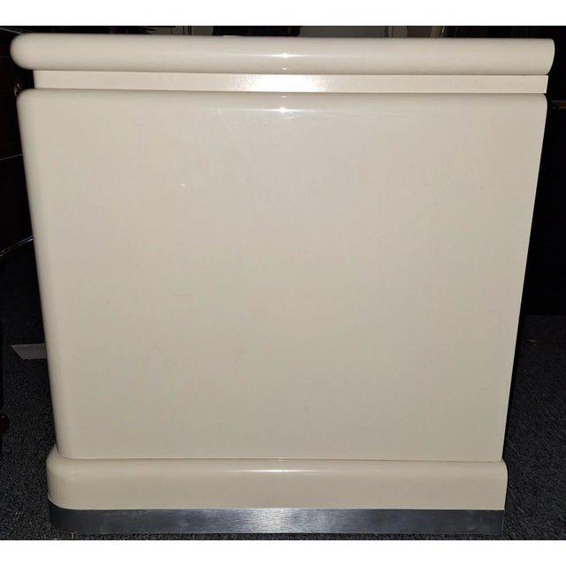 1960s Pair of Custom Lacquered Cabinets Designed by Jay Spectre For Sale In Boston - Image 6 of 12