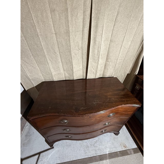 Antique English Victorian Mahogany Serpentine Chest of Drawers, 19th Century For Sale - Image 5 of 6