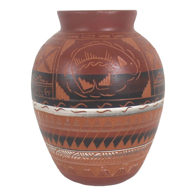 Vintage Signed Marked Navajo Bear Clay Vase Hand Painted Etched For Sale