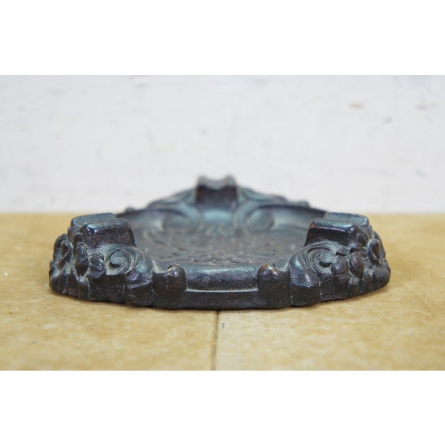 Syroco Wood Mid Century Syroco Wood Ornate Floral Ashtray Three Cigarette Rest For Sale - Image 4 of 10