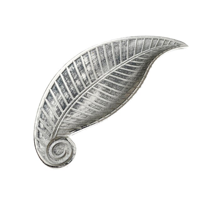 Art Deco 1990s White Washed Carved Wooden Leaf Tray For Sale - Image 3 of 4