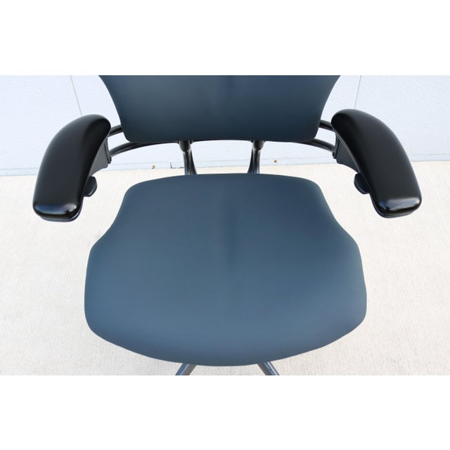 Humanscale Freedom Ergonomic Task Desk Chair in Graphite Leather, Slightly Used For Sale - Image 14 of 18