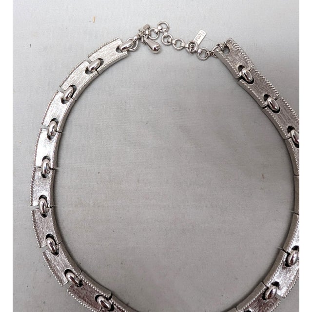 Vintage 1970s Signed Monet Rhodium Plated Articulated Buckle Collar Necklace For Sale - Image 9 of 9