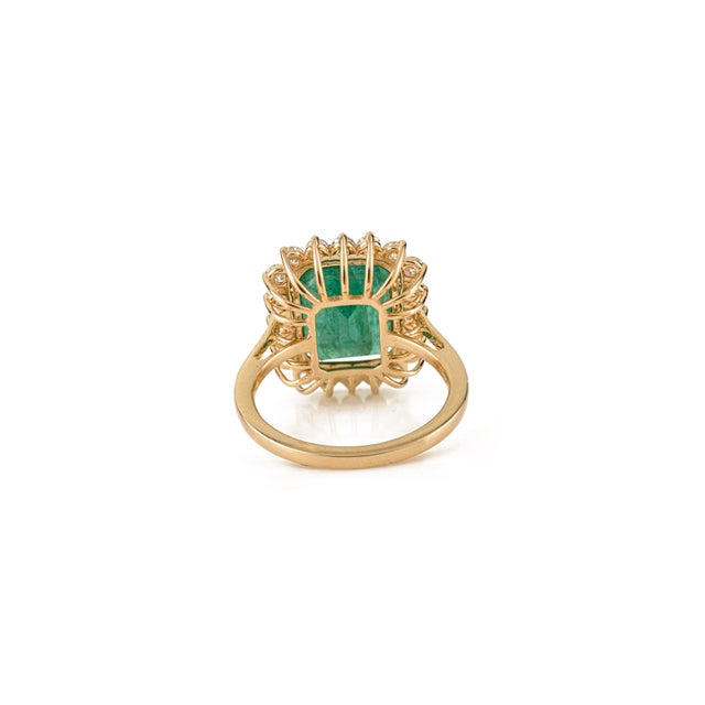 Metal 7.22Ct Zambian Emerald Halo Diamond Bridal Cocktail Ring Size 6 in 18k Solid Gold For Sale - Image 7 of 17