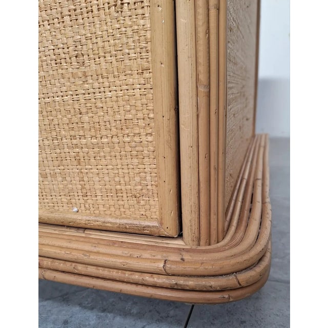 Take a journey back to the golden era with Vivai del Sud's distinctively stylish night table, straight from the 1970s....