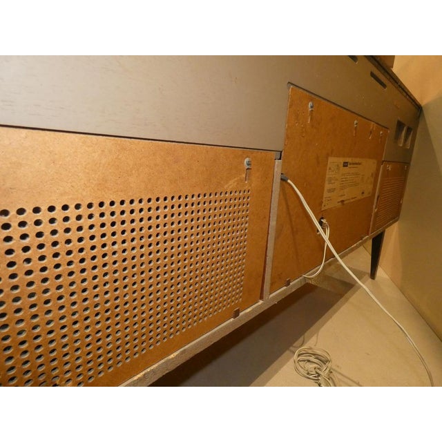 German Mobile Radio and Turntable by Grundig, 1968 For Sale - Image 18 of 18