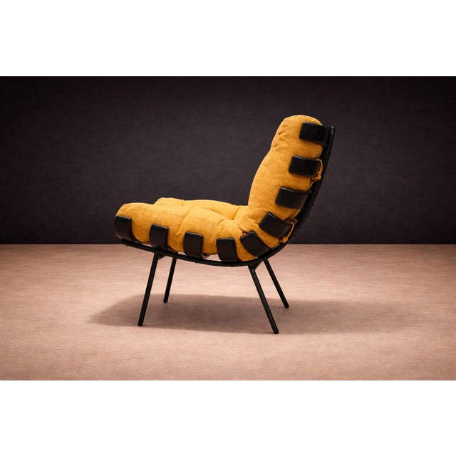 Known as the “Costela” (rib) model, this lounge chair is a celebrated icon of Brazilian modern design. The name derives...