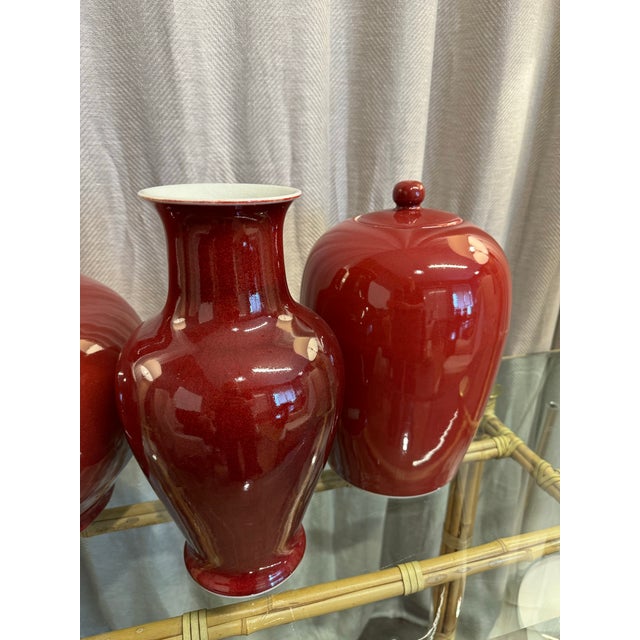 Chinoiserie Asian Oxblood Jars, S/3 For Sale - Image 3 of 8