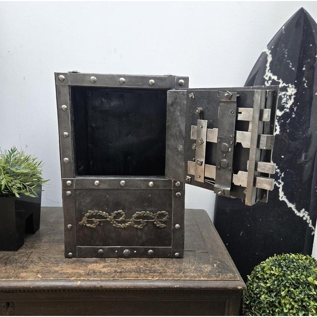 Baroque Antique Italian Wrought Iron Hobnail Safe Strong Box or Bar Cabinet, 18th Century For Sale - Image 3 of 10
