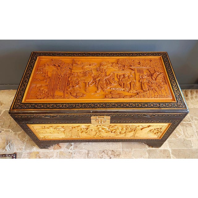 Mid-Century Modern Chinese Inlaid Wooden Case Trunk, 1960s For Sale - Image 3 of 12